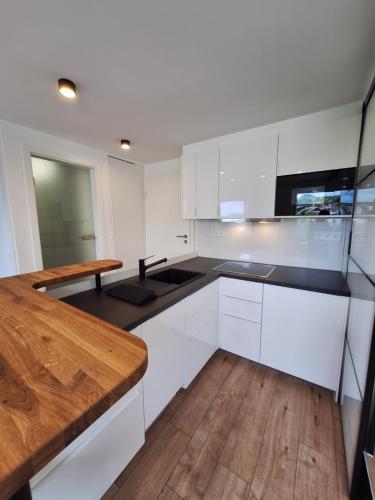 Cozinha, Seezeit! Smartes Apartment mit Seeblick in Sipplingen