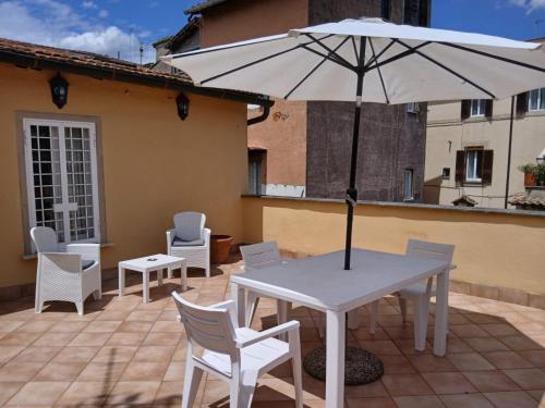 Attico con terrazza Santa Cecilia, Рим (фото 2)