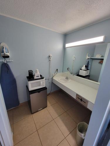 Travelodge by Wyndham Clovis - image 10