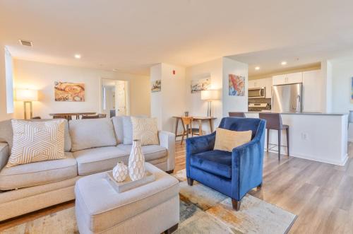 . Spacious & Modern Apt
