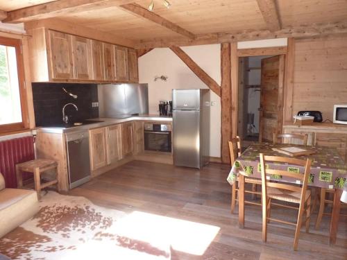 Premier étage d'une ferme rénovée - Location saisonnière - Passy