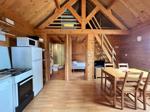 Fürdőszoba, Les Cabannes Cévenoles (Les Cabannes Cevenoles) in Sumene