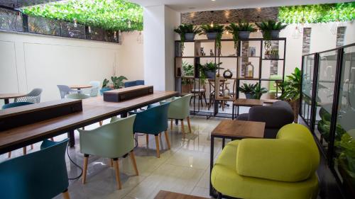 574508119 EcoHub Hotel Medellin