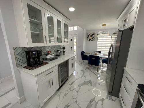 Modern Fully updated Southern Dunes Home - Golf Course Views in Haines City, USA