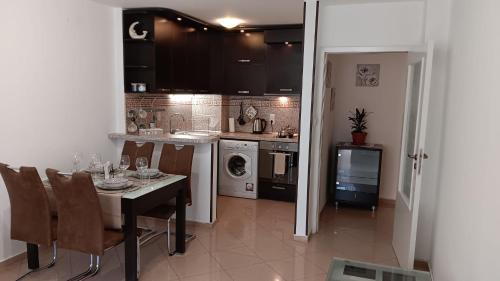 Serenity Apt Iztok Sofia, София (фото 8)