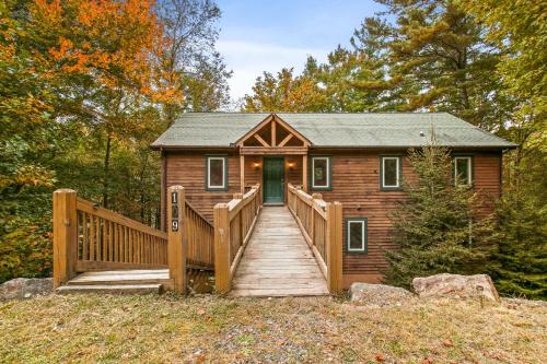 109 Deergrass Rd by Carolina Stays in Beech Mountain, USA