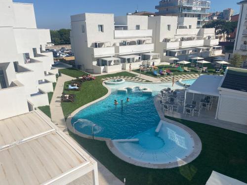 Marina Palace Hotel - image 11