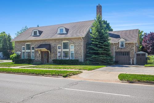 Ludington Pier House