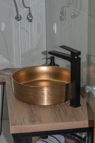 One-Bedroom Apartment with Balcony