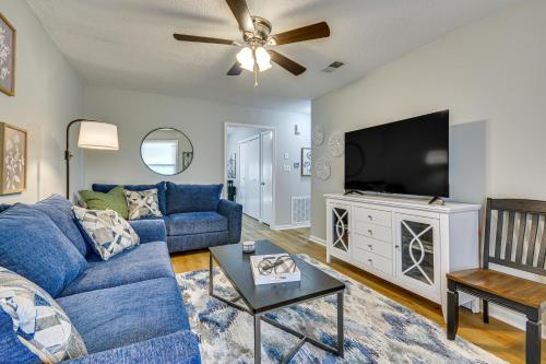 High Point Townhome with Patio, 1 Mi to Main Street! in High Point, USA