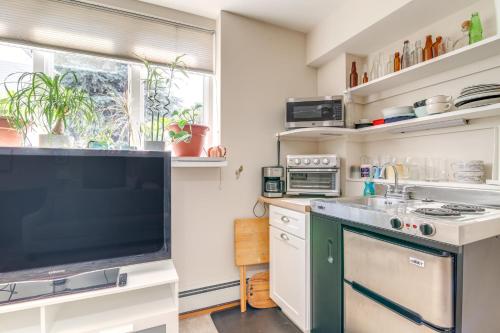 Pet-Friendly Garden Studio about 25 Mi to Boston! in Scituate, USA