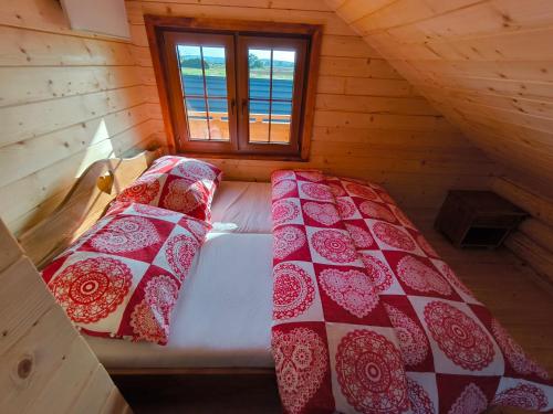 2 bedrooms, 5 beds