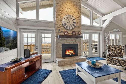 103 Mockingbird Ln by Carolina Stays in Beech Mountain, USA