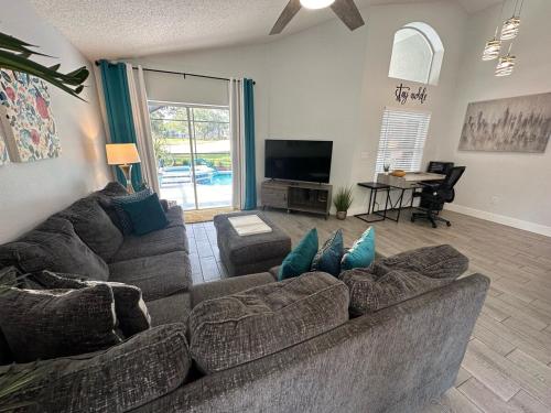 Updated Pool Villa Southern Dunes in Haines City, USA