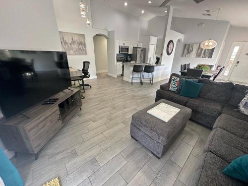 Updated Pool Villa Southern Dunes in Haines City, USA