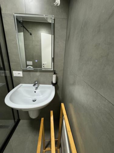 Luxury City Center Studio Apt25 - image 2