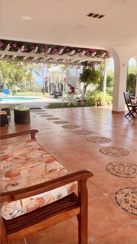 Amazing Beachfront Villa - Palm House in Punta Chame