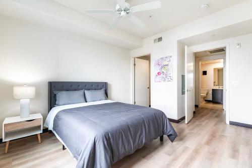 New 2BR WeHo Luxury Apartment d in Los Angeles, USA