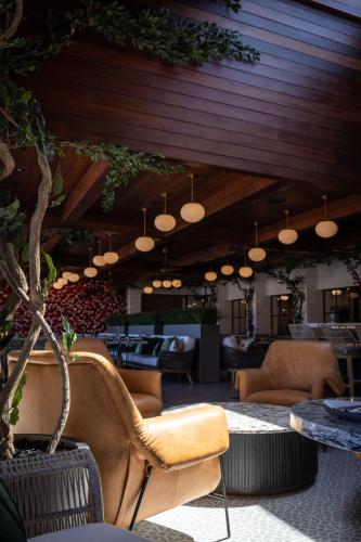 Palm Garden Hotel - image 2