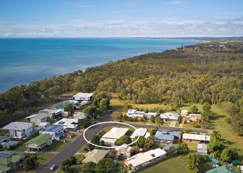 Sandy Paws - Burrum Heads- Walk to Beach -3BR- Aircon-Pool table, Burrum Heads (zdjęcie 2)