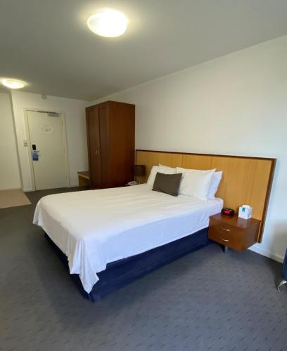 Ocean Beach Hotel Room Type - Budget Double Room
