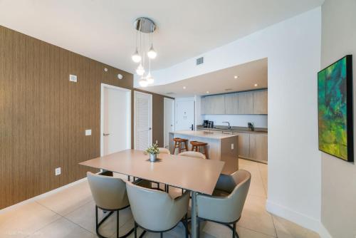Lyfe Resort Stunning 2 BDR Modern On the Ocean - Tap to explore photos