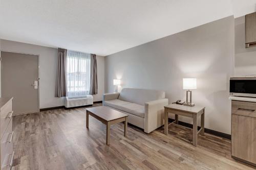 OYO Hotel Wilkesboro Hwy 421 - image 12