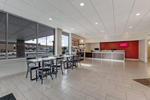 Hotel Wilkesboro Hwy 421 - 로비