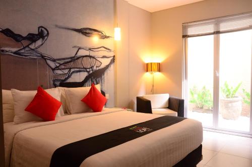 Deluxe Double Room image 2