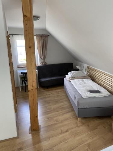 1 queen bed, 1 twin bed, 1 sofa bed