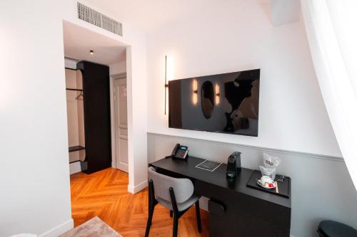 Single Room image 9