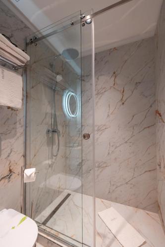 Apartment image 9