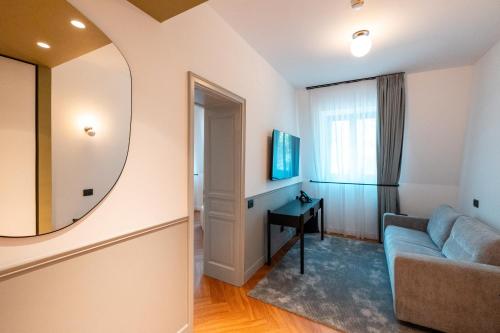 Apartment image 8