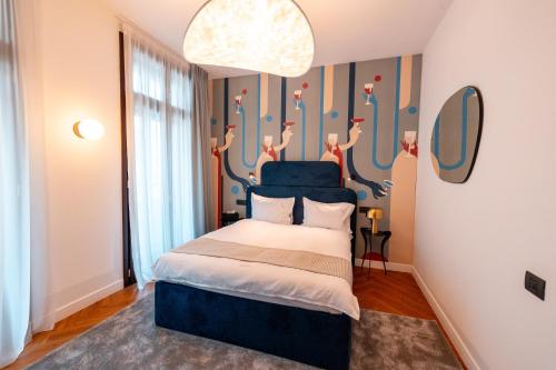 Deluxe Double Room image 9
