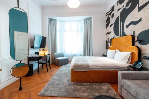 Superior Double Room image 7