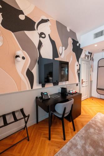 Deluxe Double Room image 4