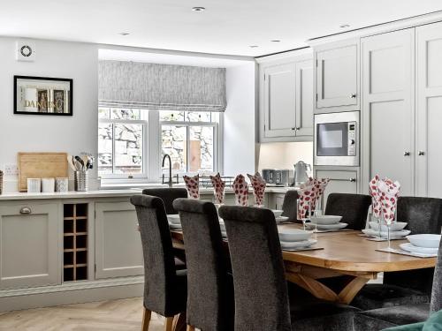 Exterior view, Valerian Lodge in Harlech