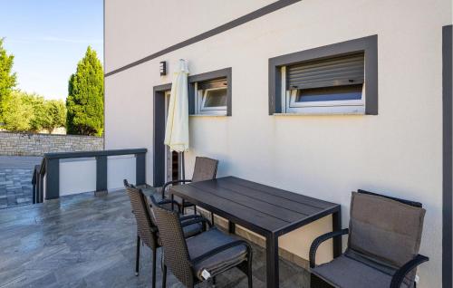 Exterior view, Stunning Apartment In Rtina With Wifi in Rtina