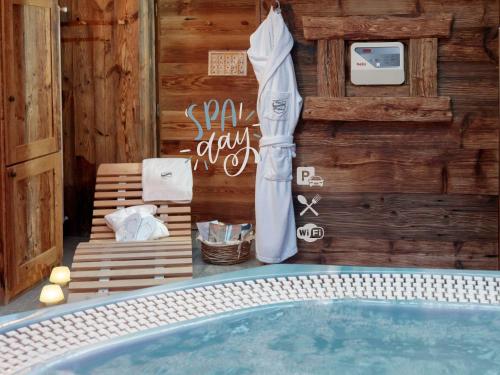 Ski and Spa Rooms - Chalet Francois in the pedestrian area, 150 m from lift with car park