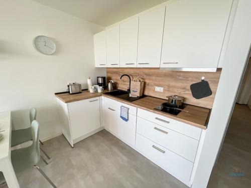Apartment with Sea View image 9