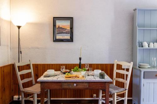 Létesítmények, Gites Libellule at Auberge de l'Arac, Bar, Restaurant in Aleu