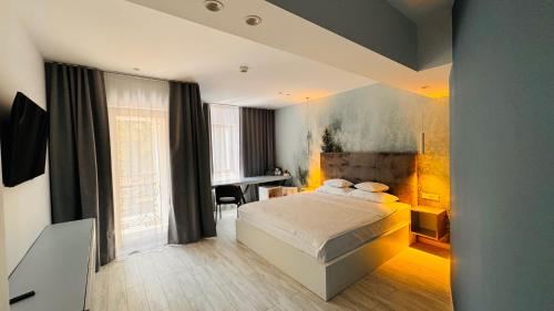 1 queen bed
