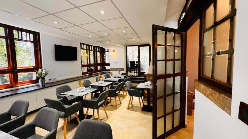 Restaurant, Pensiunea Waldor in Bacău