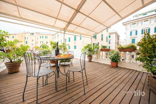 Quadruple Room with Terrace image 3