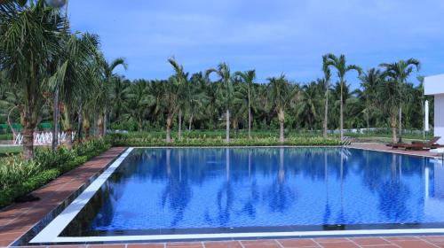 Úszómedence, Khu Nghi Duong Sen Hong Town in Son Dong