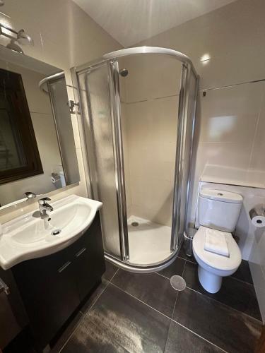 3 twin beds