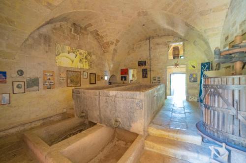 Masseria Le Palmentelle Pool And Garden - Happy Rentals