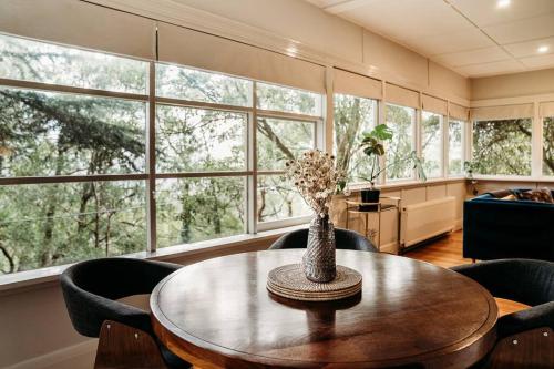 Luxury Treetop Escape with a Garden glasshouse