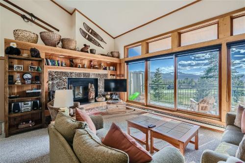 2151 The Pines condo