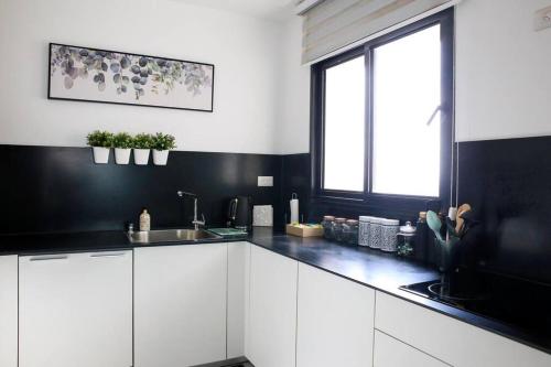 廚房, 23fl Seaview - Luxurious 4 BR in 貝特雁